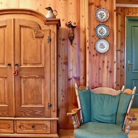 Cozy 2 Bedroom Flat With Beautiful Views *